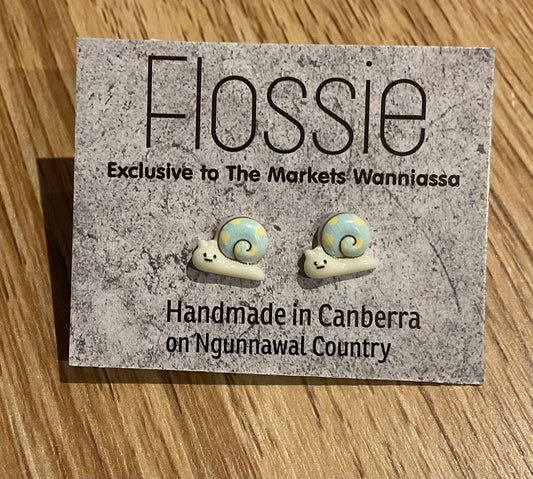 *Earrings Snail Studs