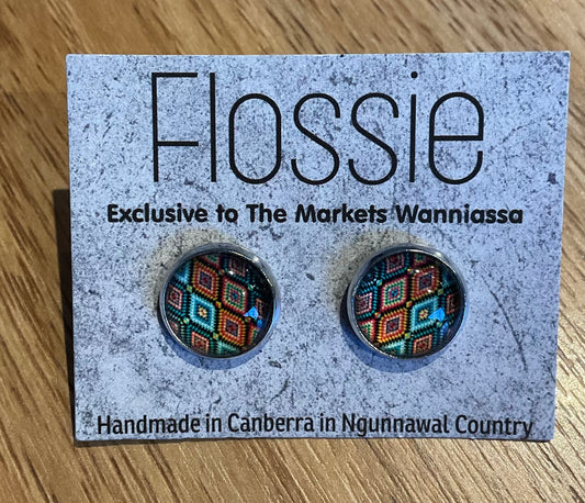 *Earrings Diamond Pattern Dome Studs