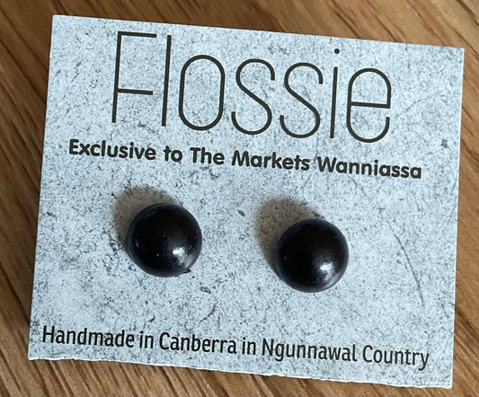 *Earrings Black Small Studs