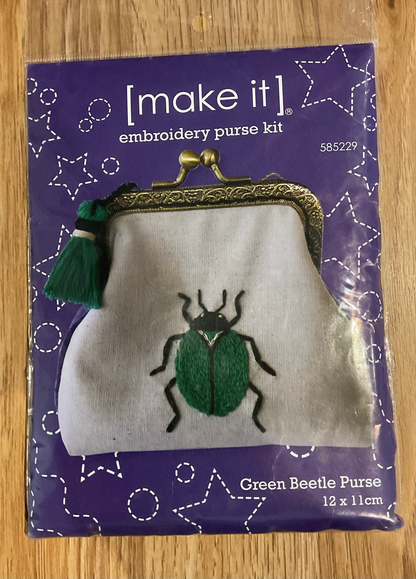 *Make It Embroidery Purse Green Beetle