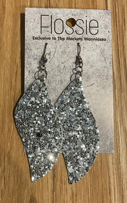 *Earrings Gitter Silver Wavy Dangles