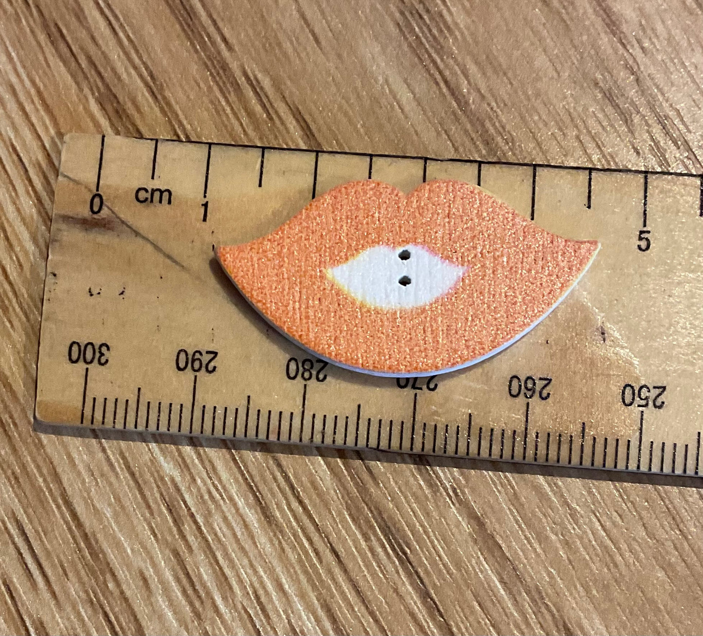 *Loose Buttons - Wooden Printed Lips
