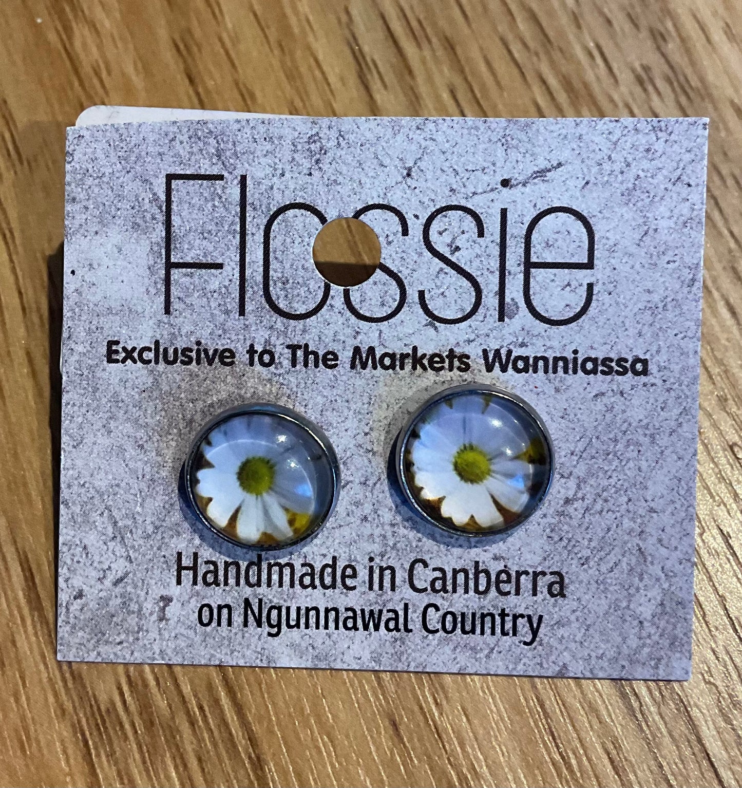 *Earrings Daisy Glass Dome Studs