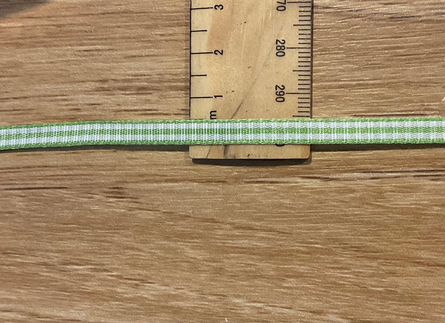 *Ribbon Green Checked 6mm Per Metre