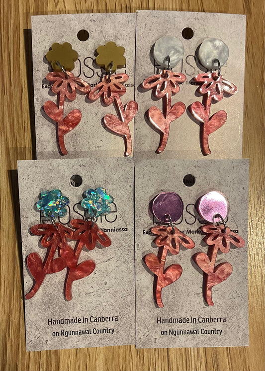 *Earrings Acrylic Pink Pearl Flower Dangles