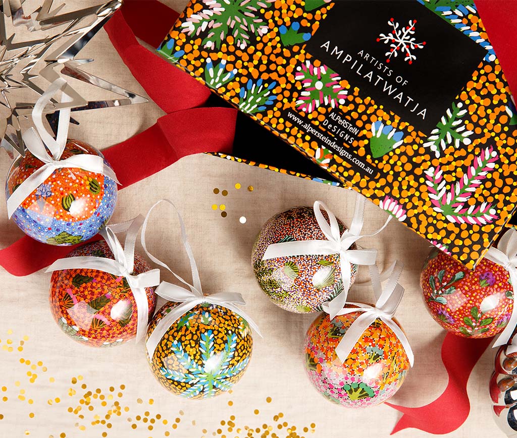 Christmas Bauble set Ampilatwatja