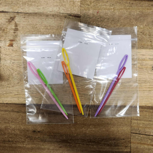 Plastic Wool/Tapestry Needles x2