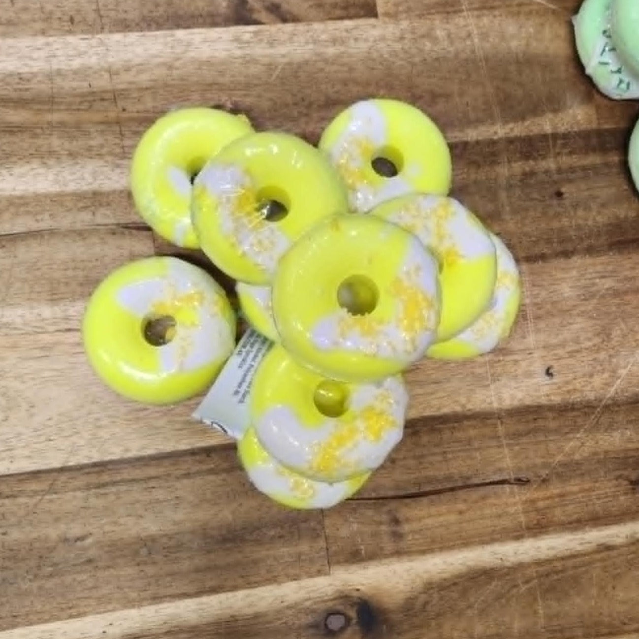 Donut Bath Bomb - Pineapple Cocktail