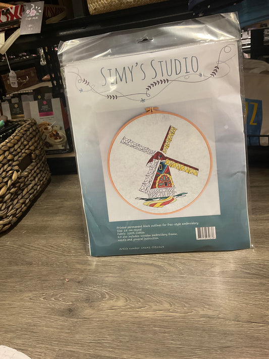 Simy's Embroidery Kit Pre Printed Windmill