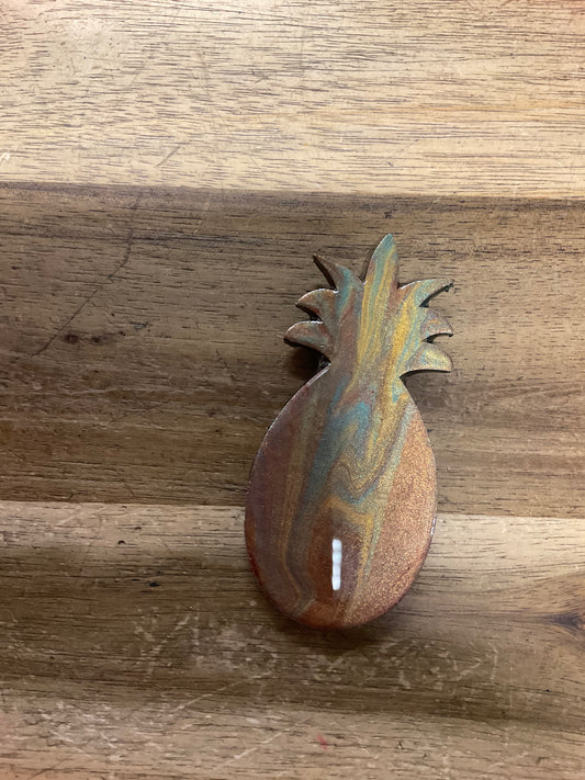 Resin Magnet Gold Pineapple