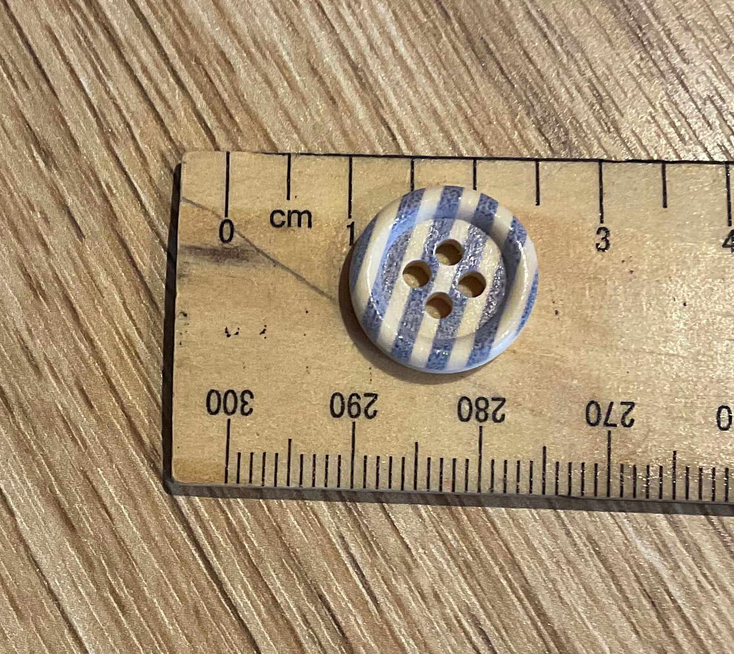 *Loose Buttons -Wooden Printed Spots & Stripes