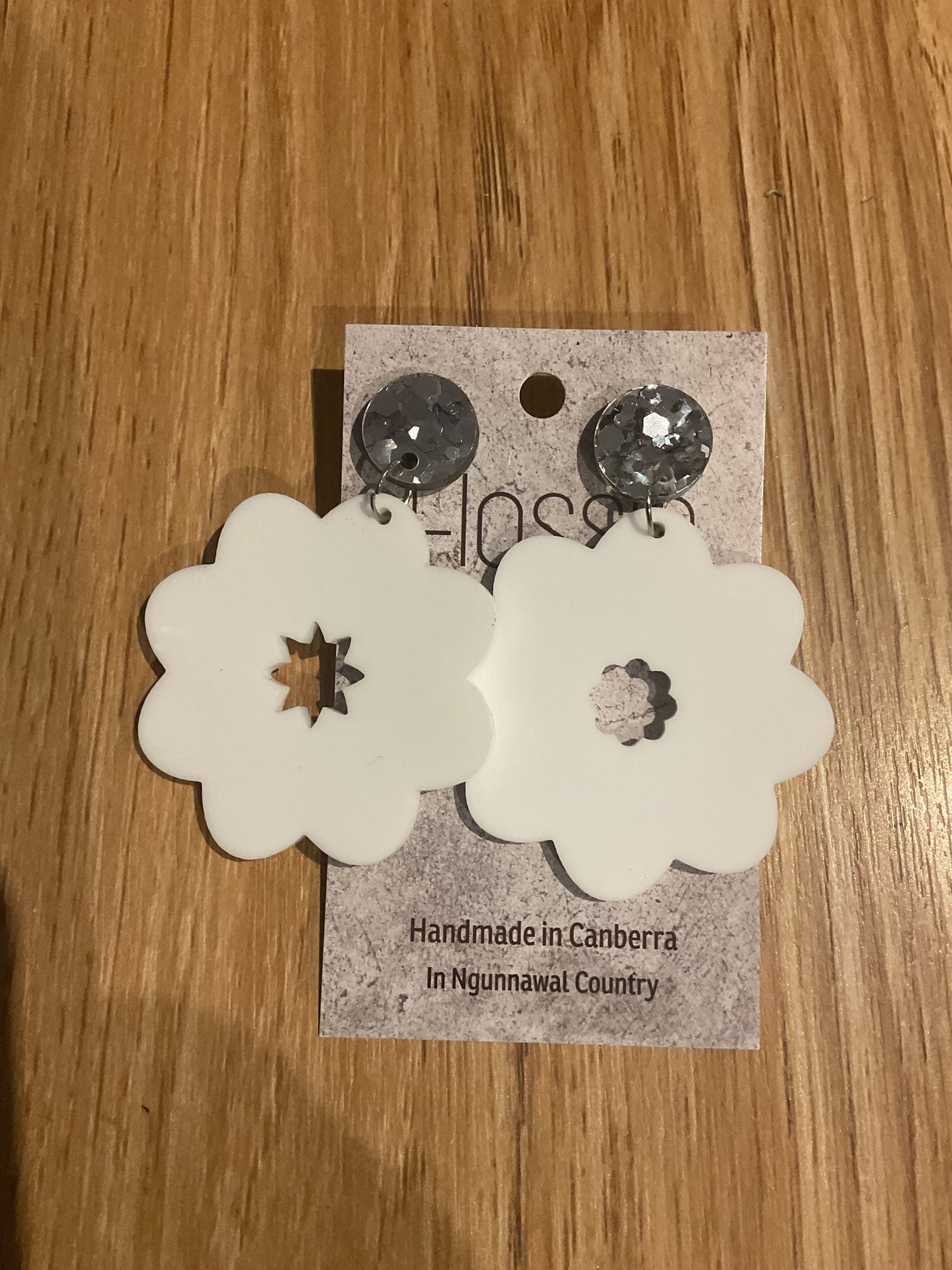 *Earrings White Flower Dangles