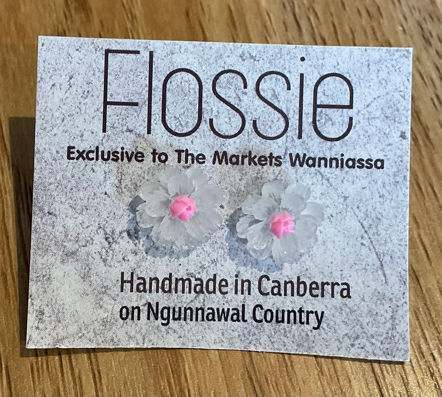 *Earrings Flowers White Studs