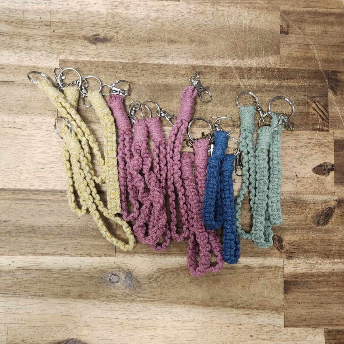 Macrame Keychain - Loop