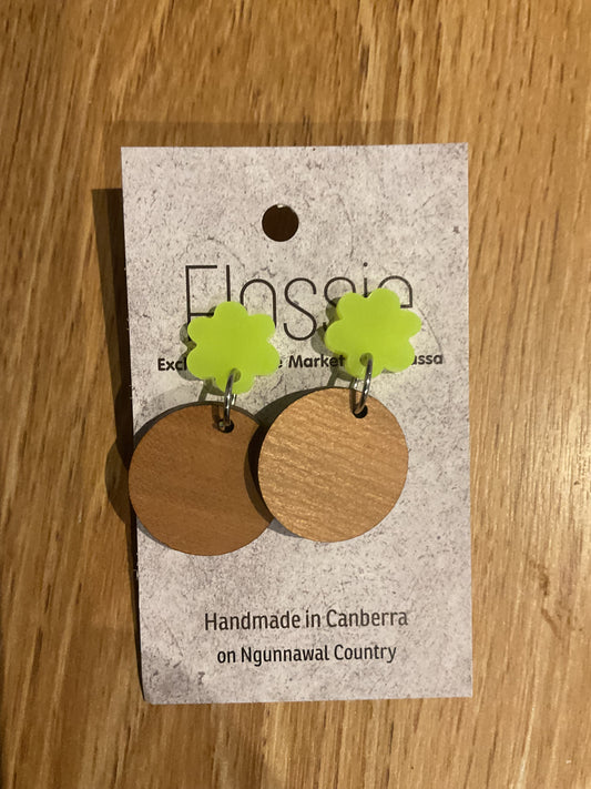 *Earrings Wooden Circle Lime Flower Dangles