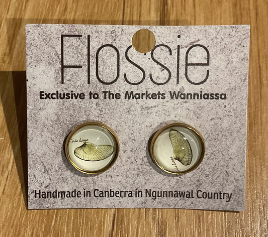 *Earrings Seashell Glass Studs Gold