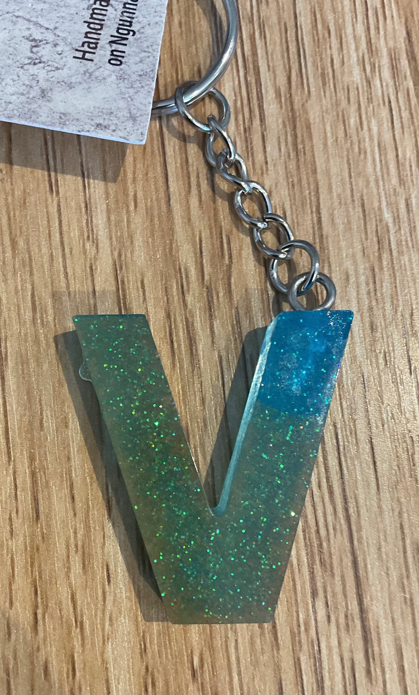 *Keychain Resin Letter V