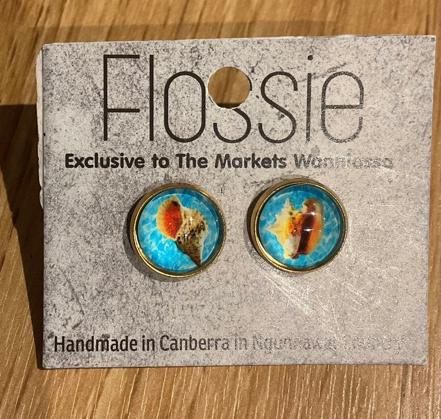 *Earrings Seashell Glass Studs Gold