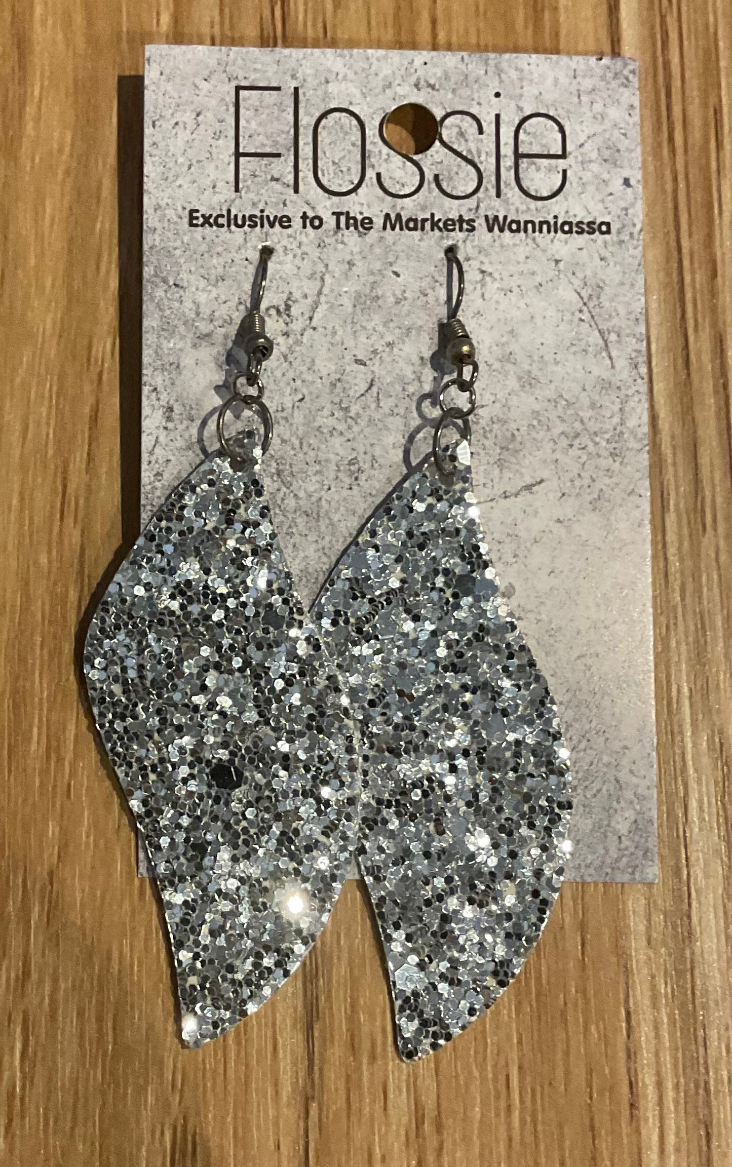*Earrings Gitter Silver Wavy Dangles