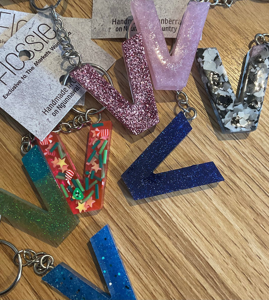 *Keychain Resin Letter V
