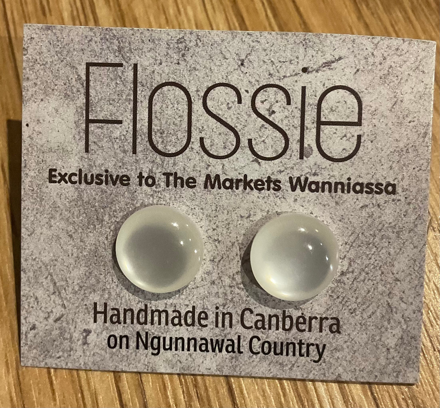 *Earring Pearl Dome Studs