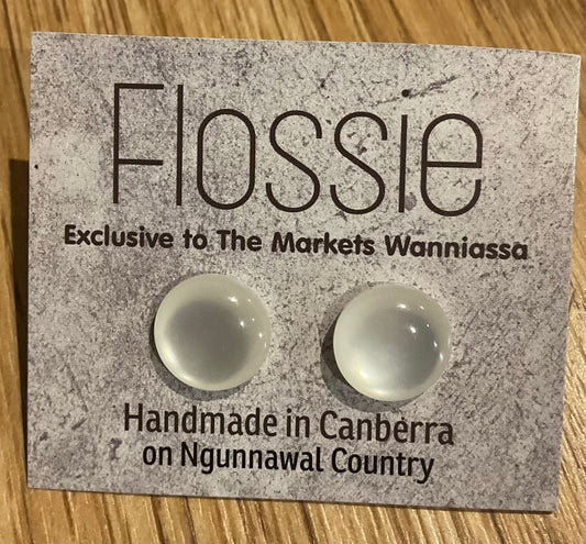*Earring Pearl Dome Studs