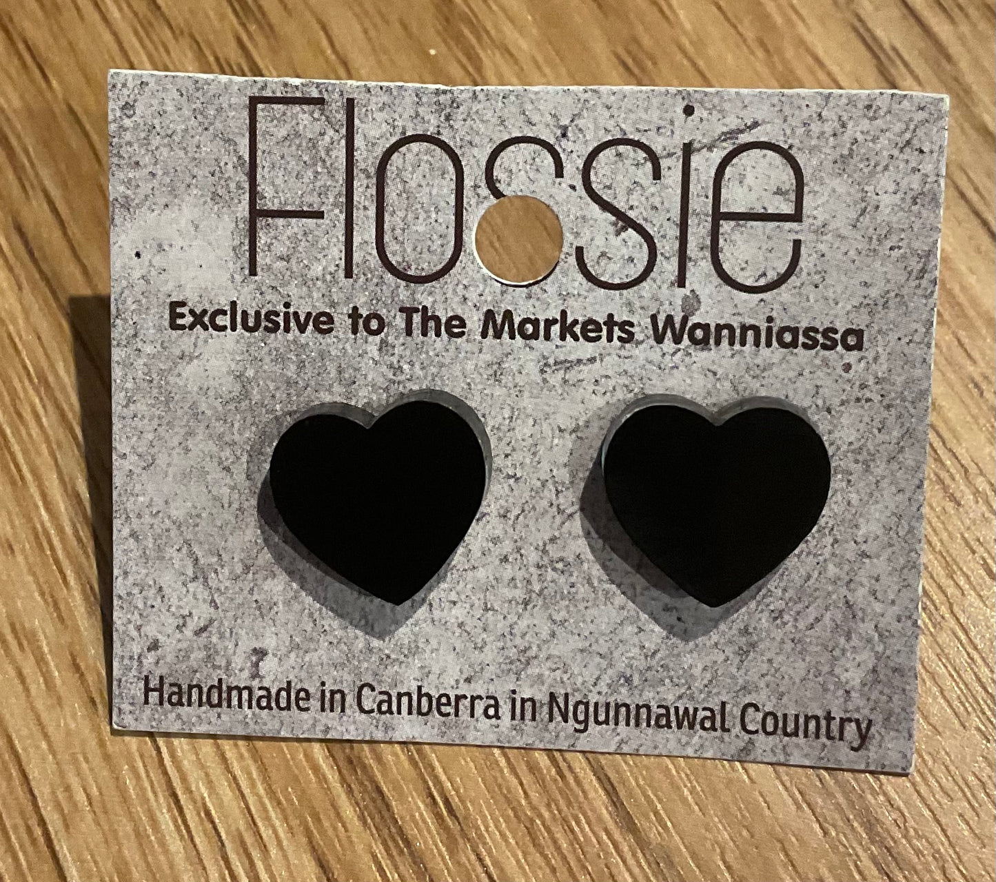*Earrings Black Shiny Heart Studs