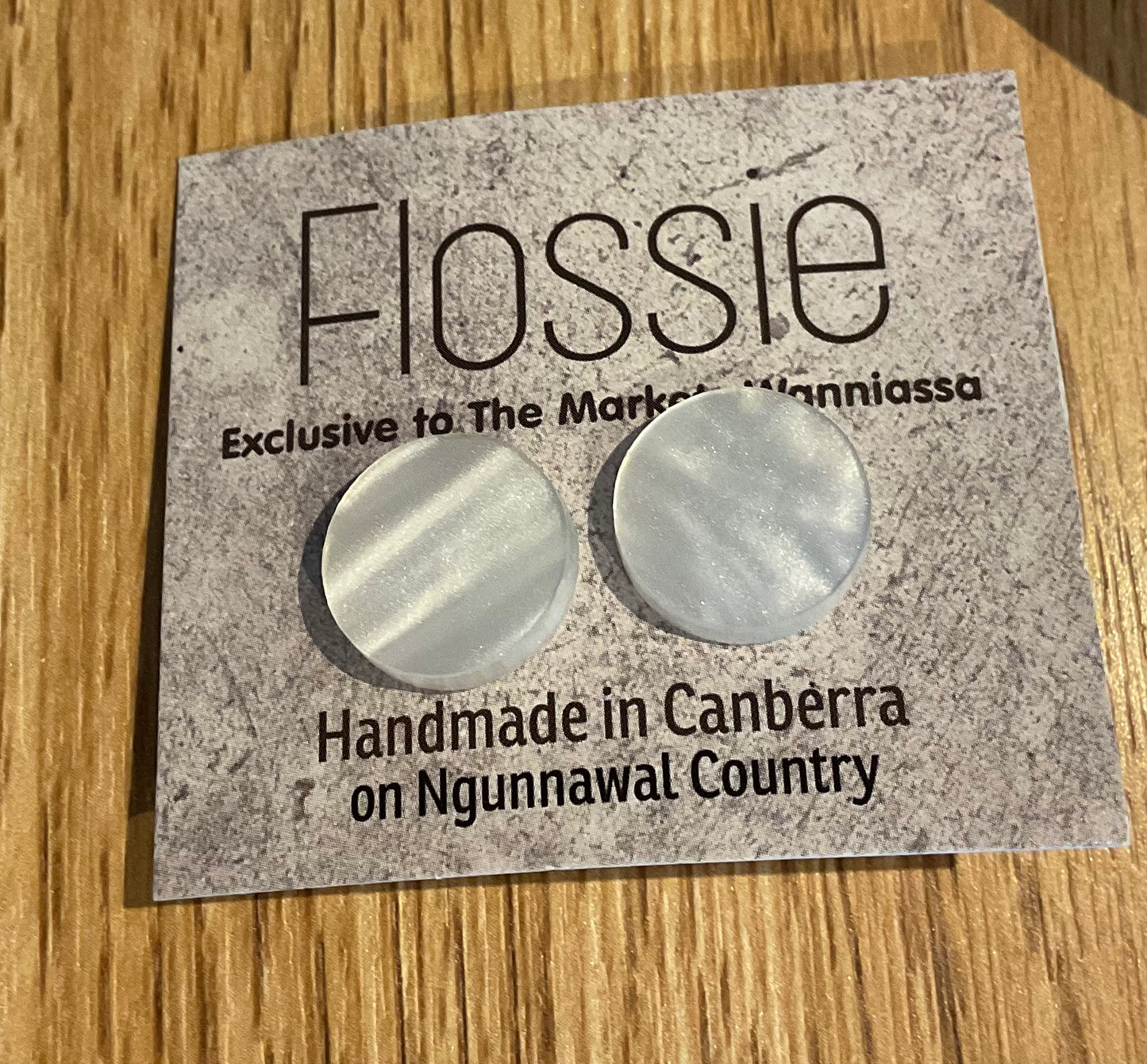 *Earrings Pearly White Studs
