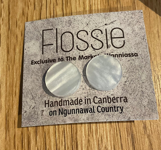 *Earrings Pearly White Studs