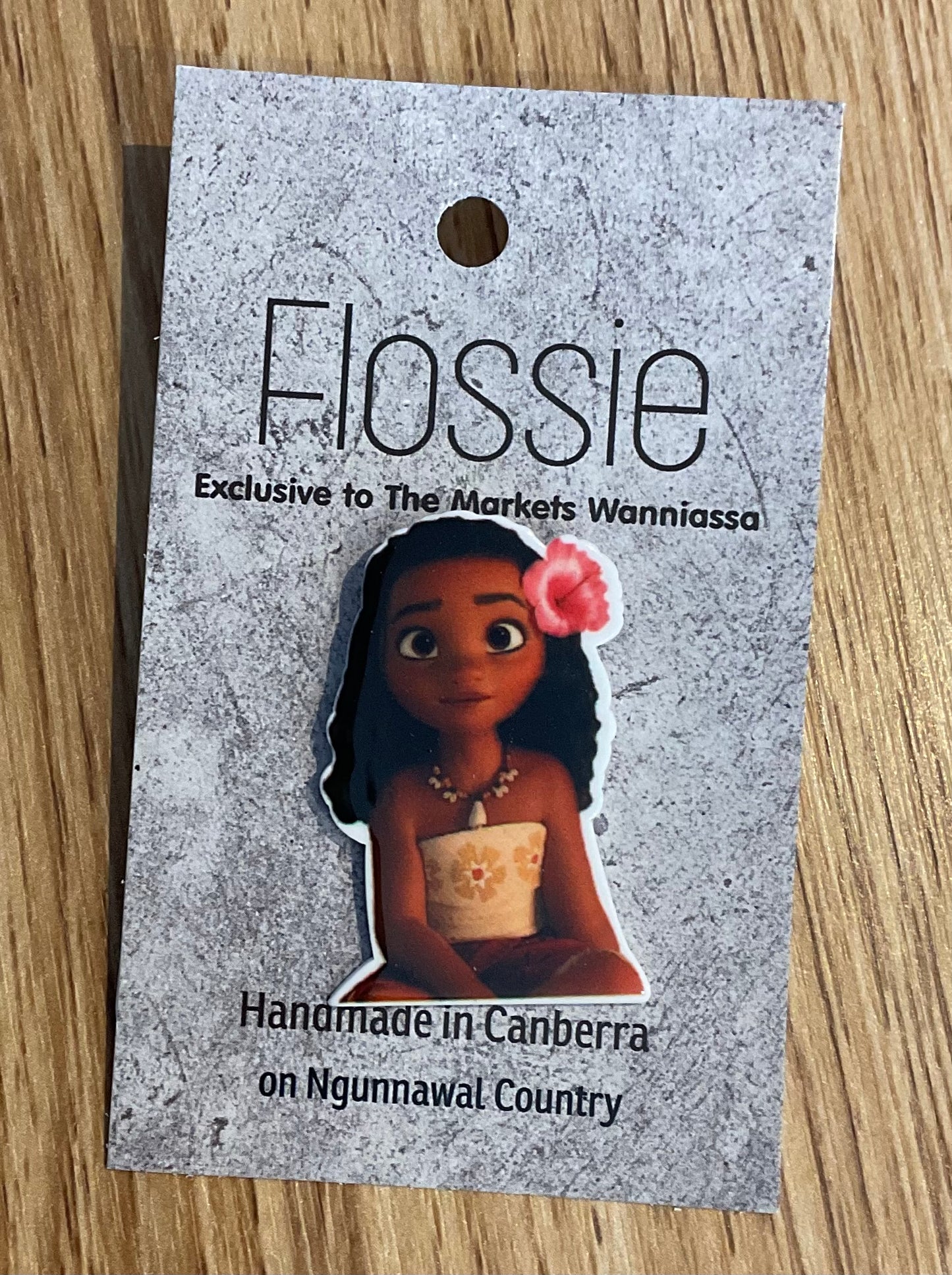 *Brooch Moana