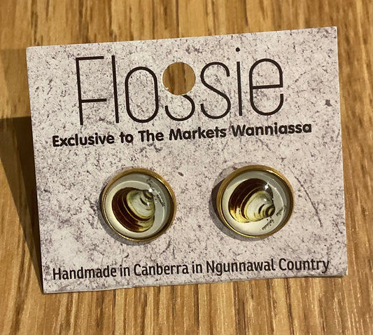 *Earrings Seashell Glass Studs Gold