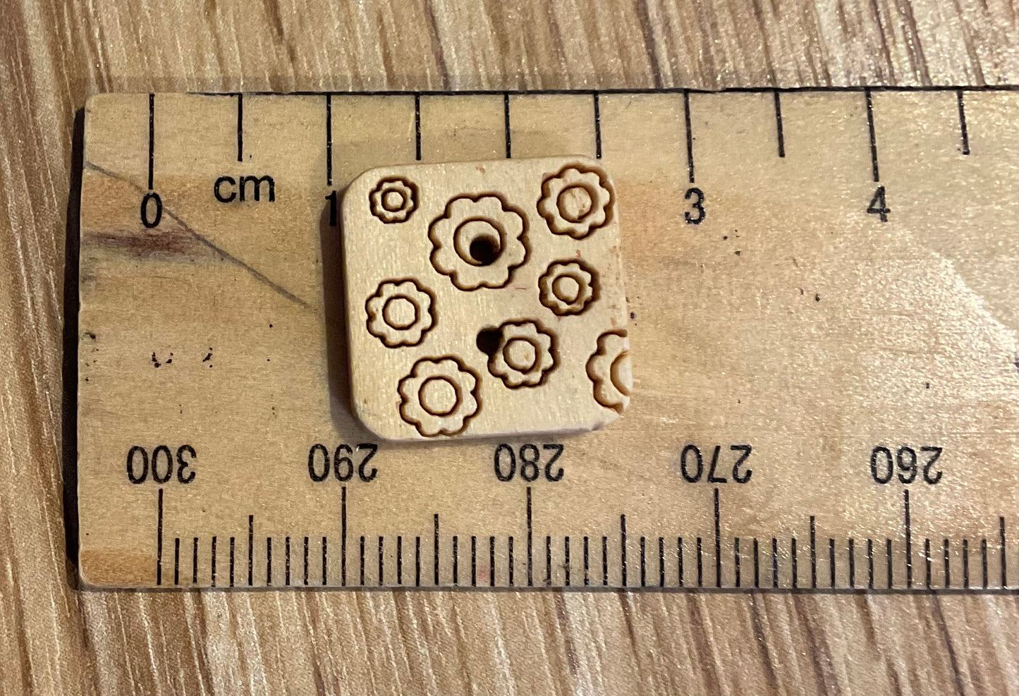 *Loose Buttons -Wooden Square