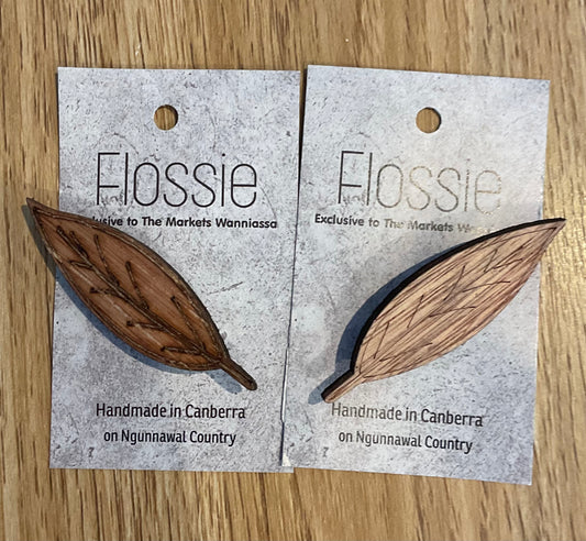 *Brooch Wooden Leaf