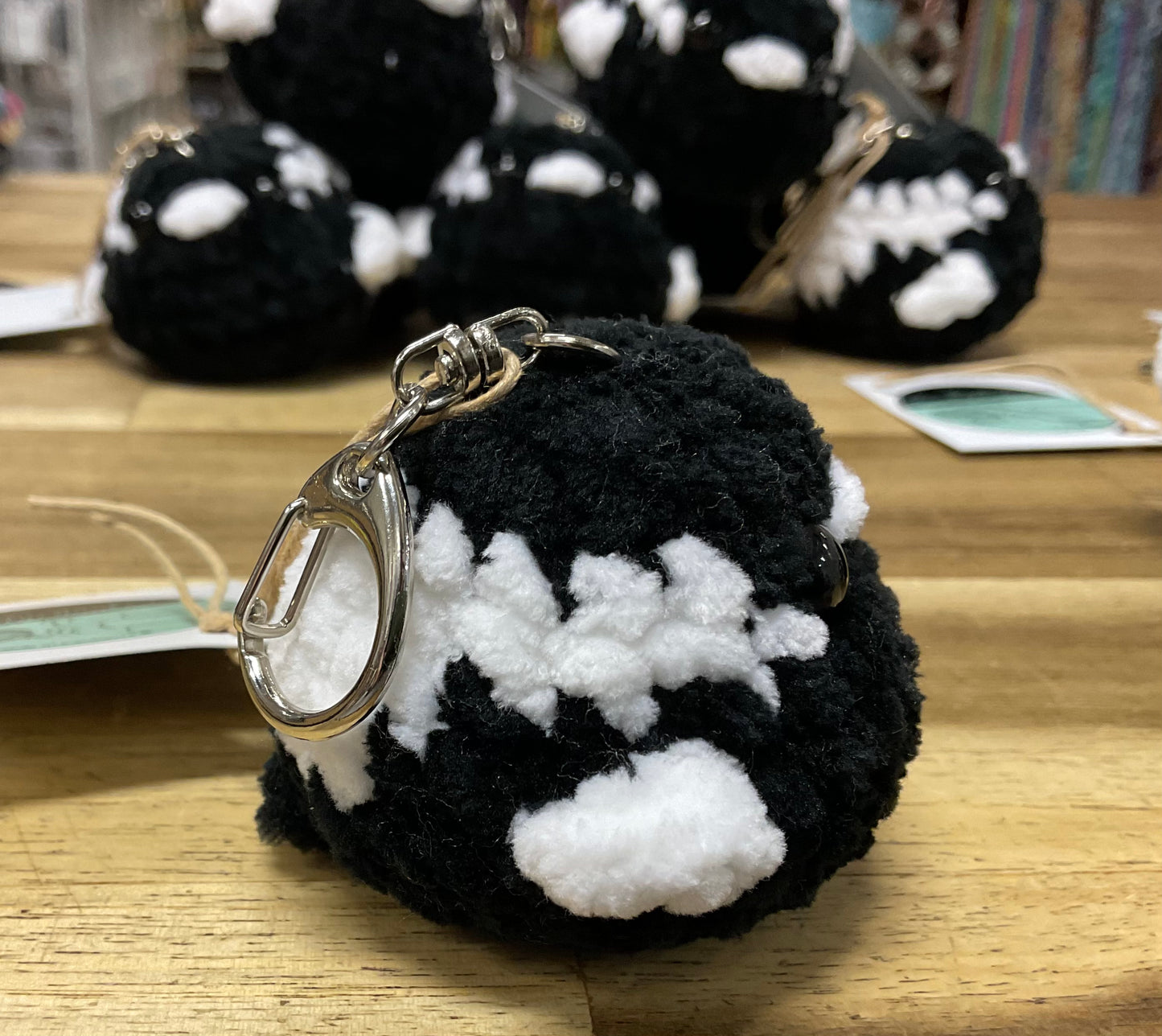 Crochet Magpie Keyring