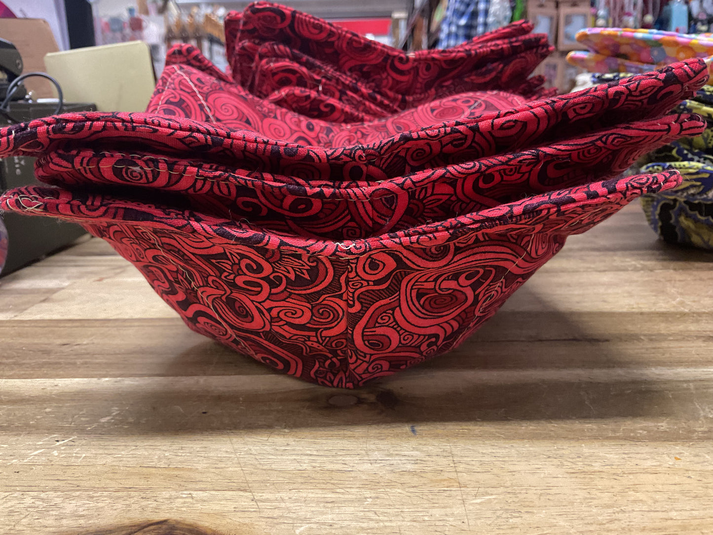Bowl Cosy Red Swirls