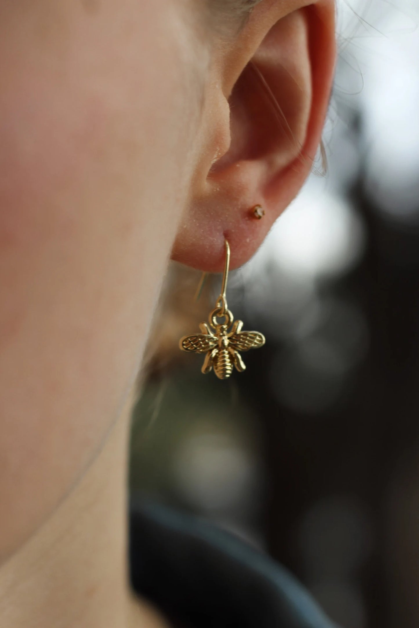 Bee Earrings Gold